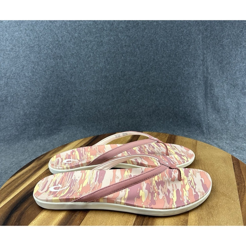 OluKai Women's Ho'opio Hau Sandal Pink Camo Flip Flops Women's Size 11